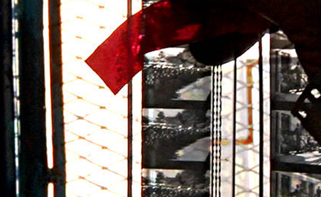 Il y a une grotte qui perce l'île de part en part © Alexandre Frigoult Rabehasaina