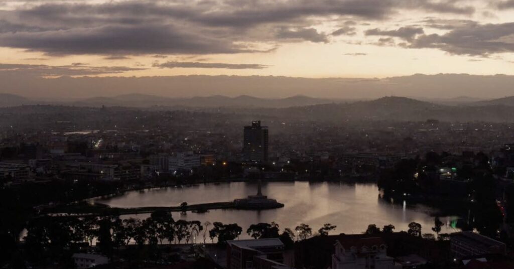 Tana Call Center © Alexandre Frigoult Rabehasaina